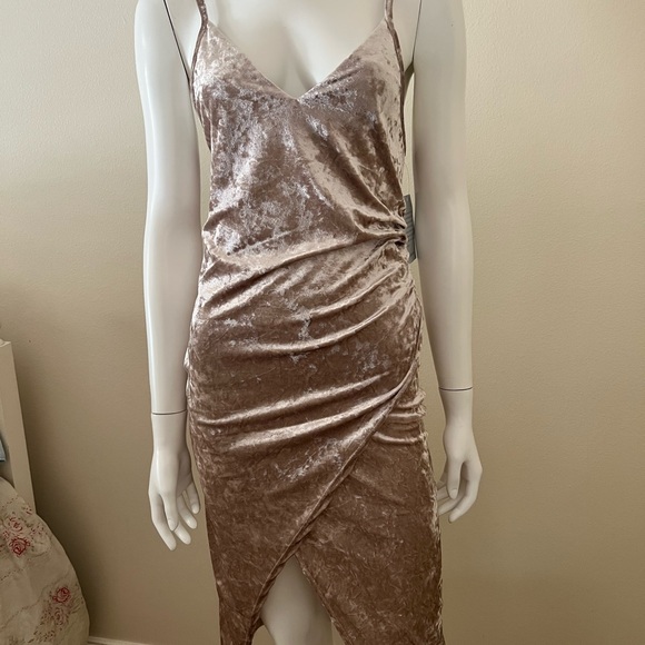 Elegant Velvet Slip Dress- NWT - Picture 2 of 9